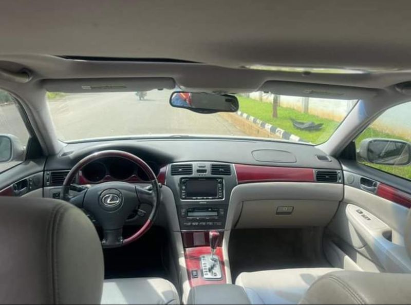 Thumbnail 3 of 2004 Lexus ES
